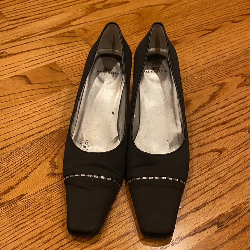 AK2 Anne Klein Black Satin Heels